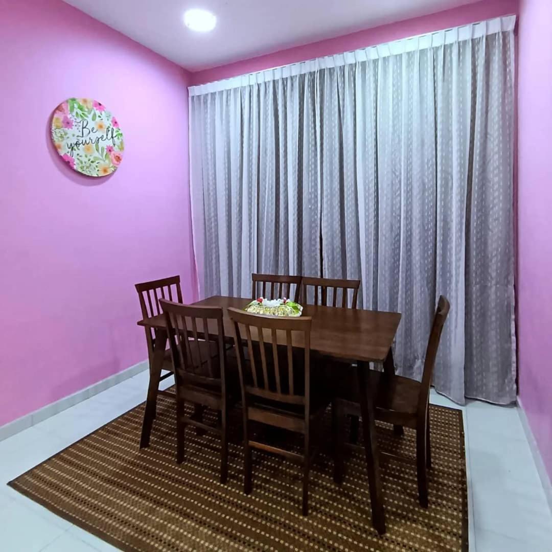 Ebnur Homestay Arau Exterior foto