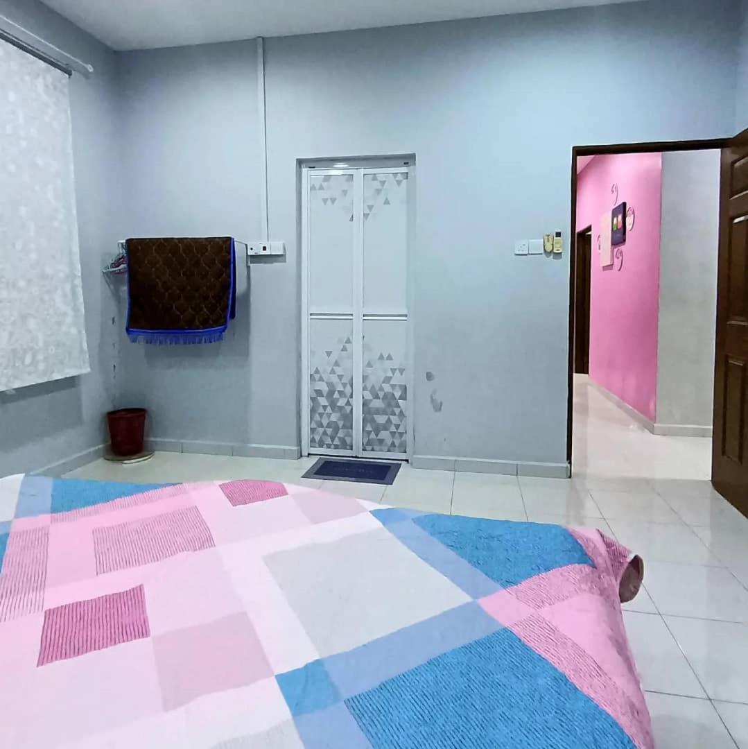 Ebnur Homestay Arau Exterior foto
